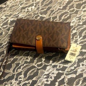 Michael Kors Jet Set Phone Wristlet